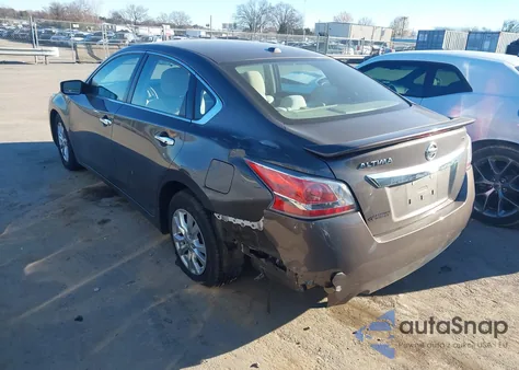 2015 Nissan Altima 2.5 S из США, поврежденный, VIN 1N4AL3AP8FC106136
